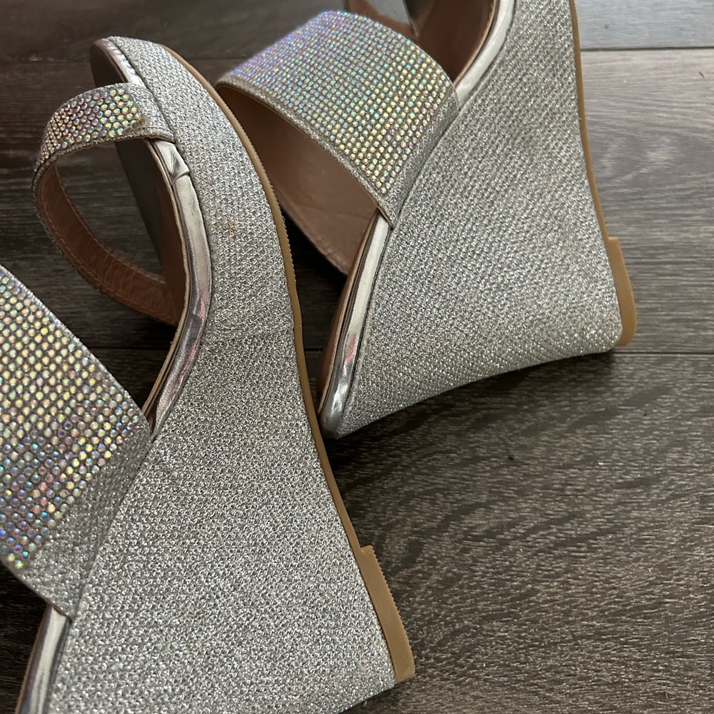 Platforms - Picture 10 of 10